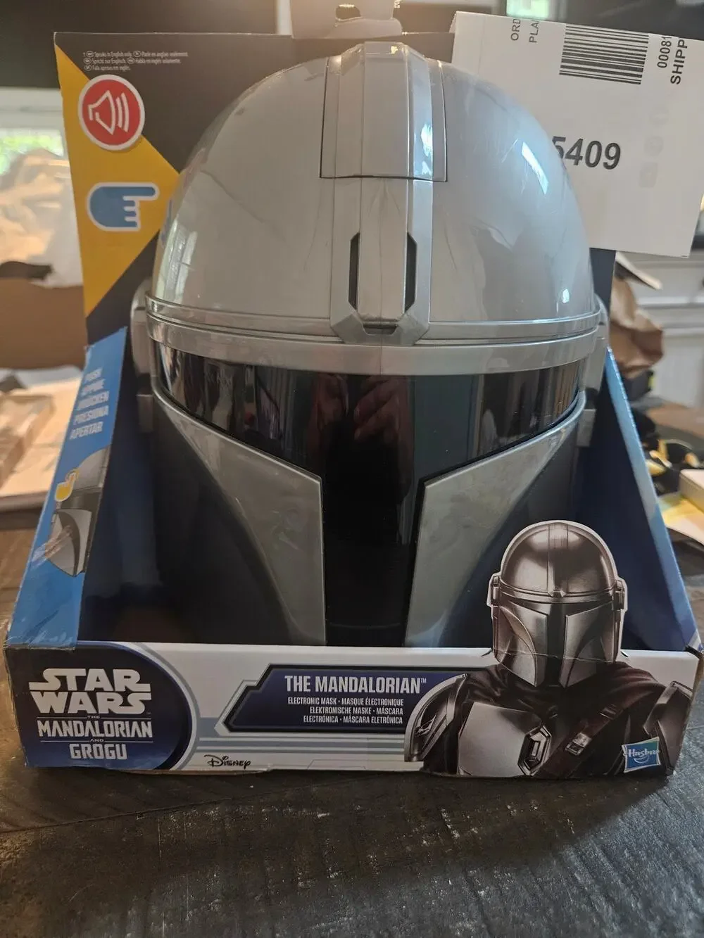 Hasbro Star Wars The Mandalorian Electronic Mask Collectible Toy Sound Talks NIB